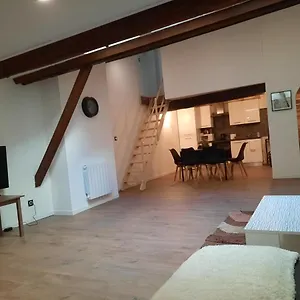 Appart hôtel Les Charmes De France