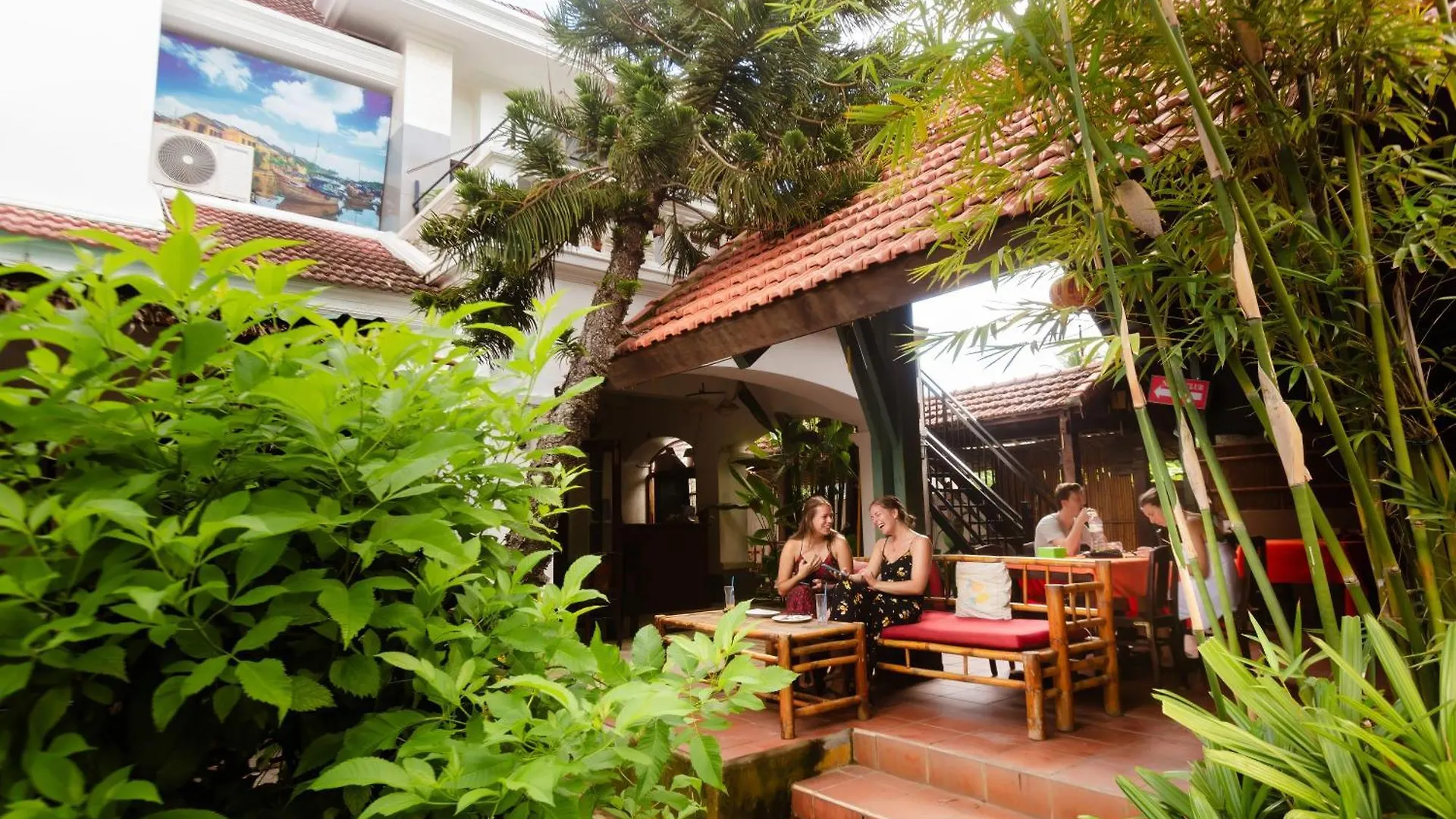 Serendipity Experience Hoi An Hostel