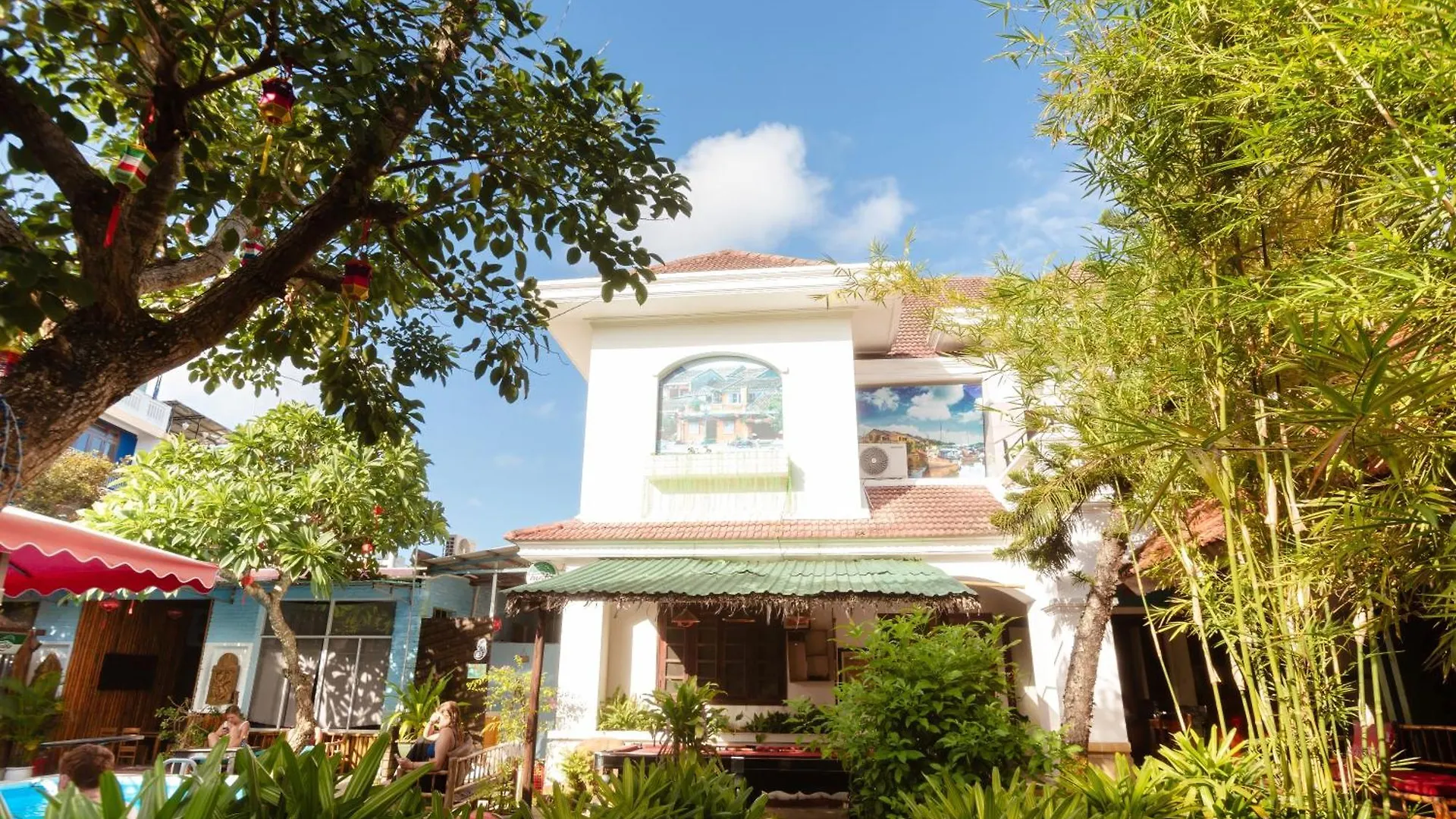 Serendipity Experience Hoi An Hostel